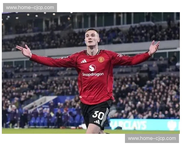 曼联逆转十人水晶宫升至第三 卡里克上任后七轮不败